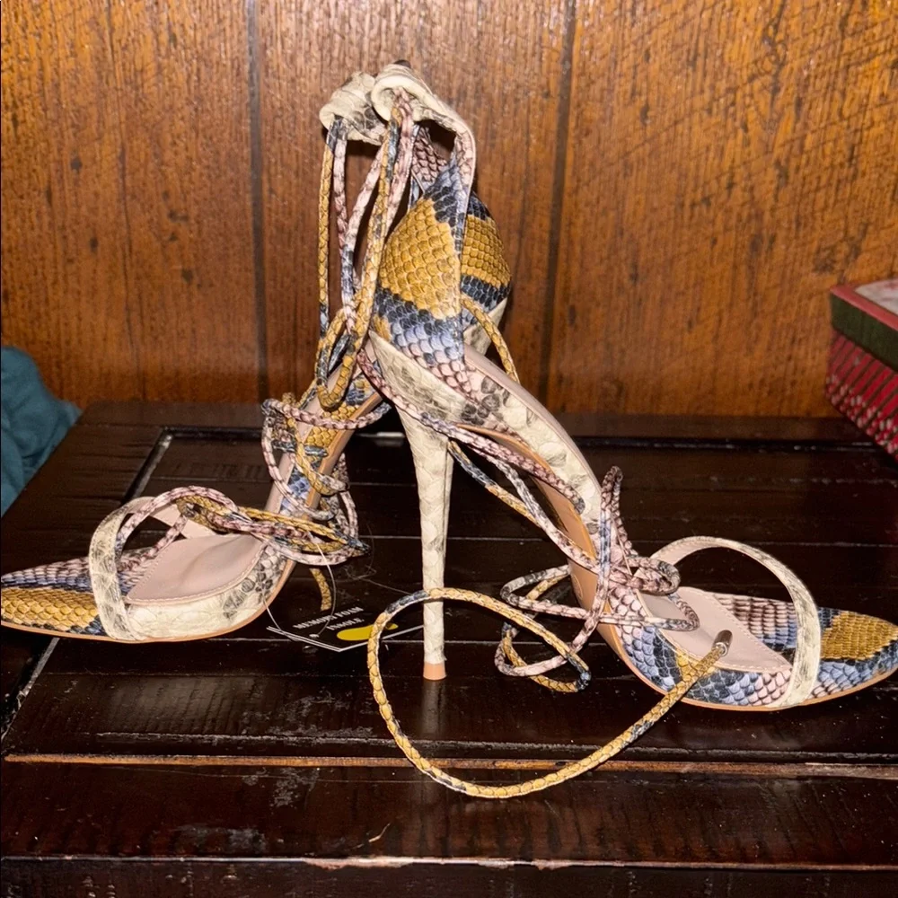 Fashion Nova Brown Heels Sleek Design - Picture 3 of 7